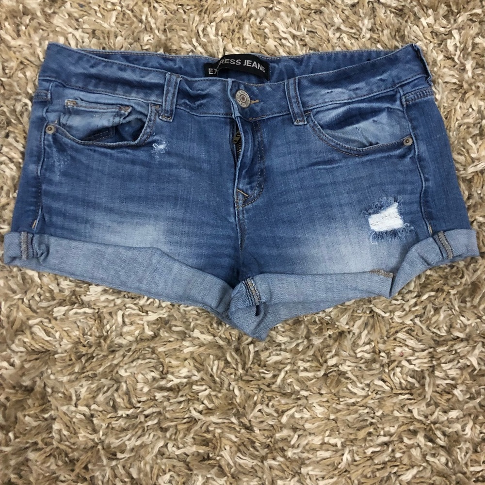 Low rise jean short